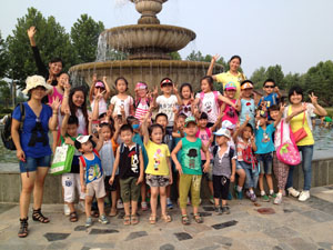 啟樂園組織學(xué)前班和感統(tǒng)訓(xùn)練班兒童鄭州一日游